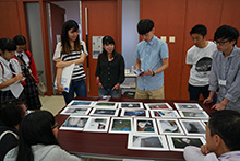 「フォトネシア沖縄写真学校」でのレクチャーの様子（2014）