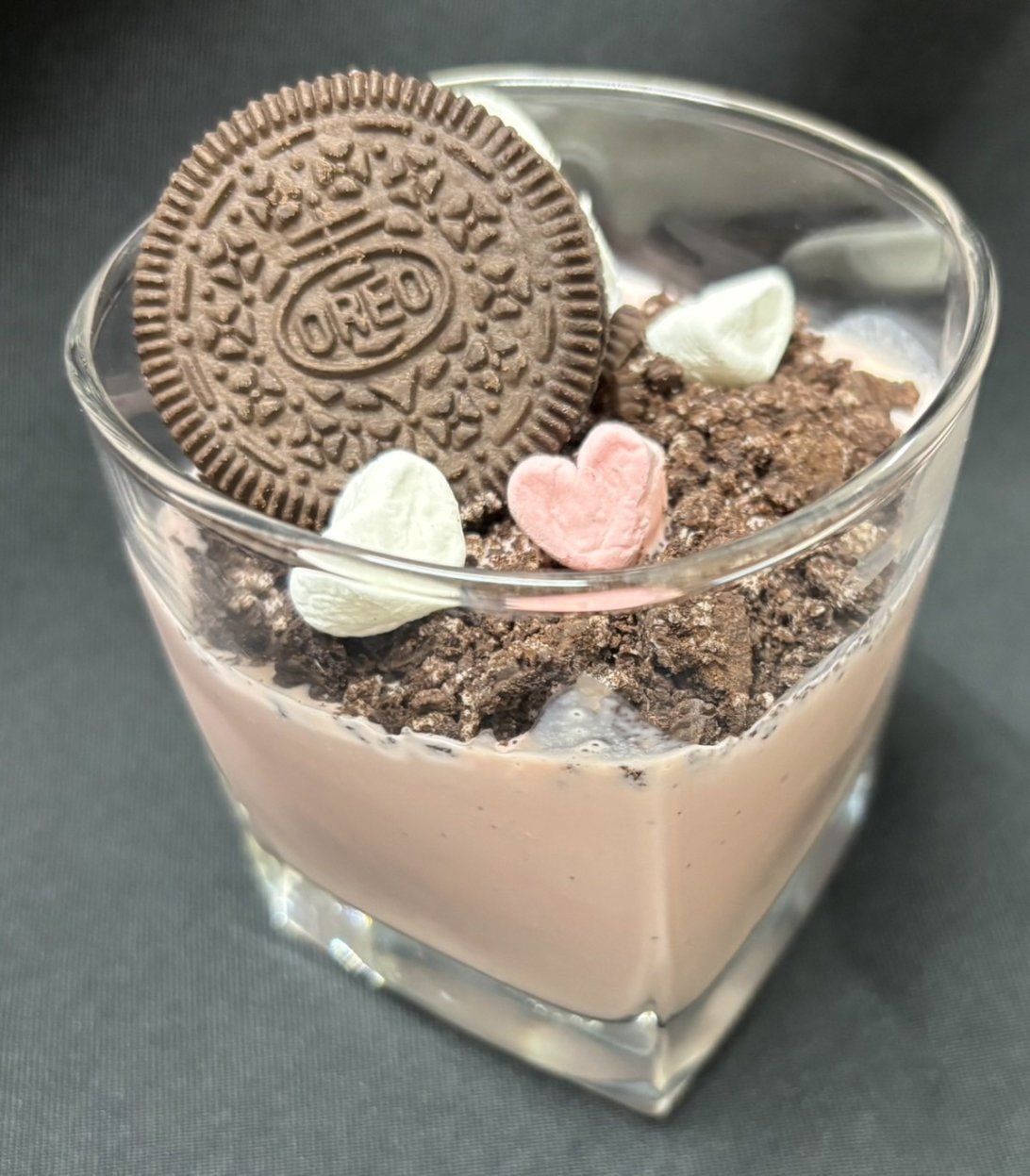 スペシャルシェーク ルビーチョコクッキー（750円）